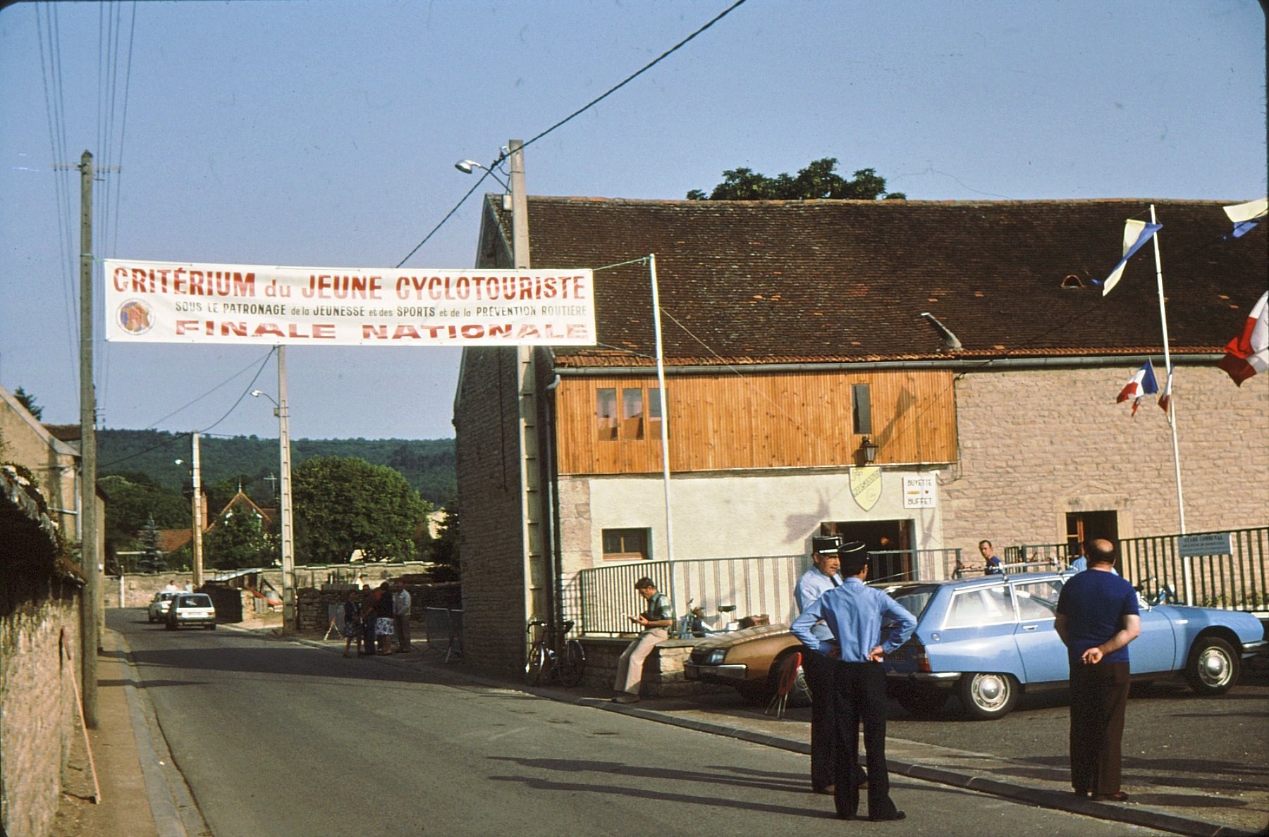 1977_Criterium_jeune_cyclo.jpg