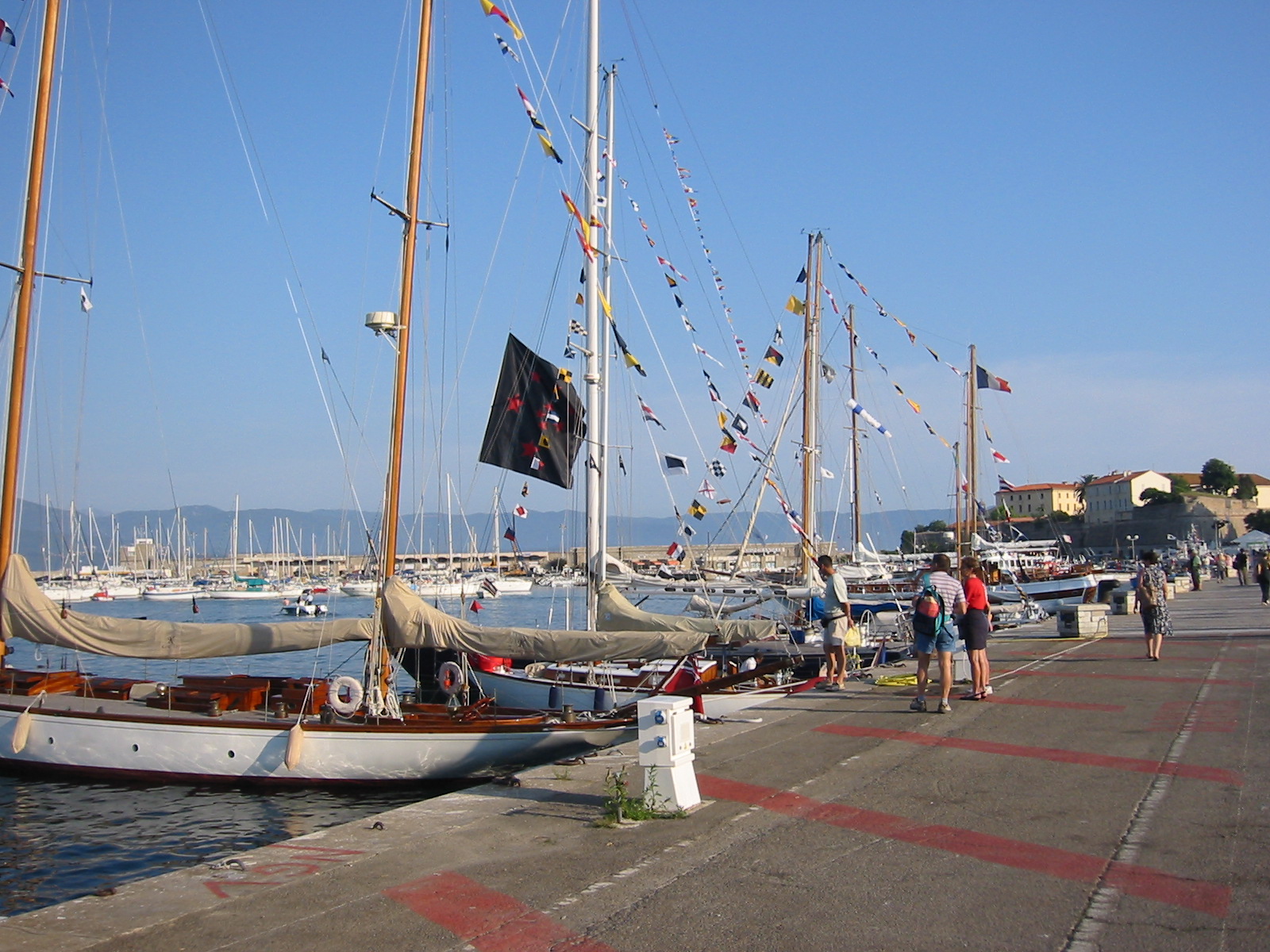 106-0679_IMG.JPG